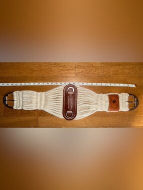 Mohair cinch - Mustang - 34” - Pristine, unused condition!